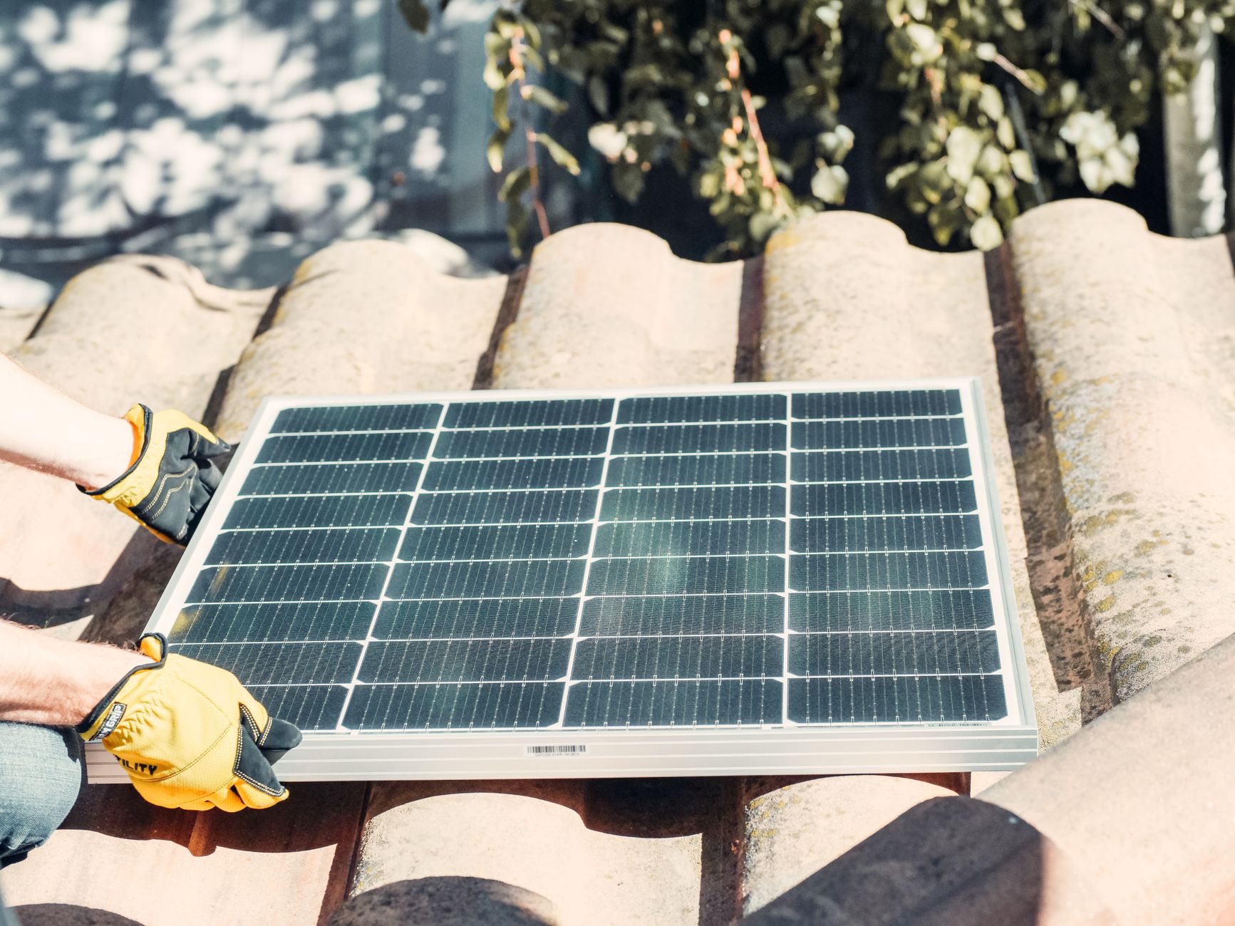 Installateur panneaux solaires équipe à Asnières-sur-Seine